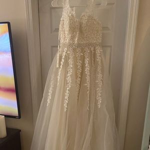 Beautiful Wedding Dress- brand new with tags!